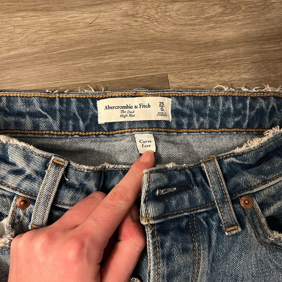 Abercrombie & Fitch High Rise Distressed Curve Love Dad Jeans - Picture 4 of 6